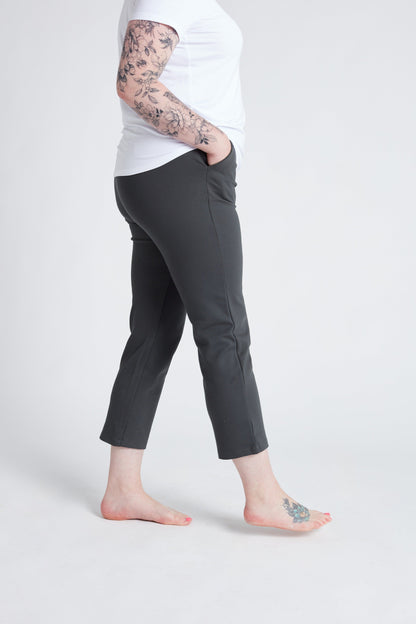 Straight Leg Pant in Carbon