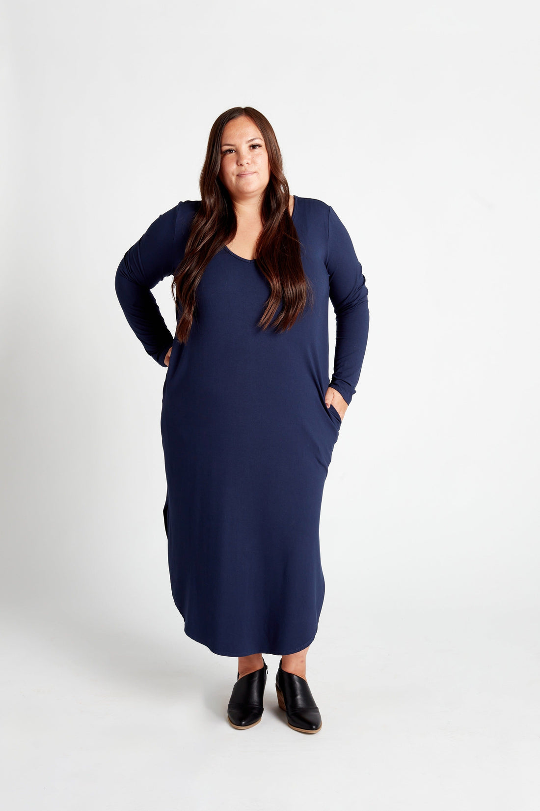 Long Sleeve V-Neck Maxi Dress in Navy