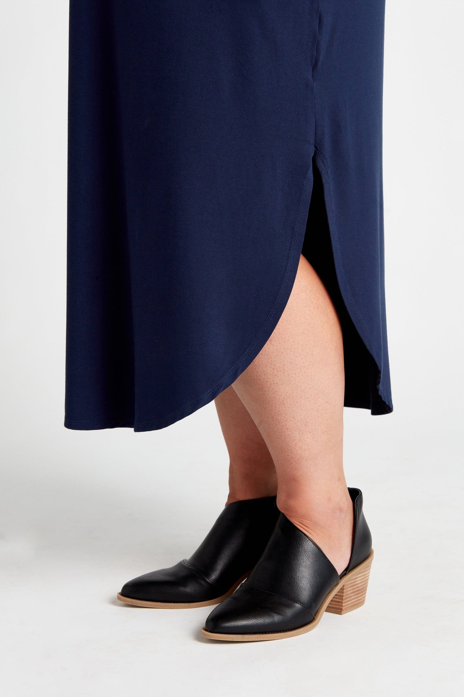 Long Sleeve V-Neck Maxi Dress in Navy