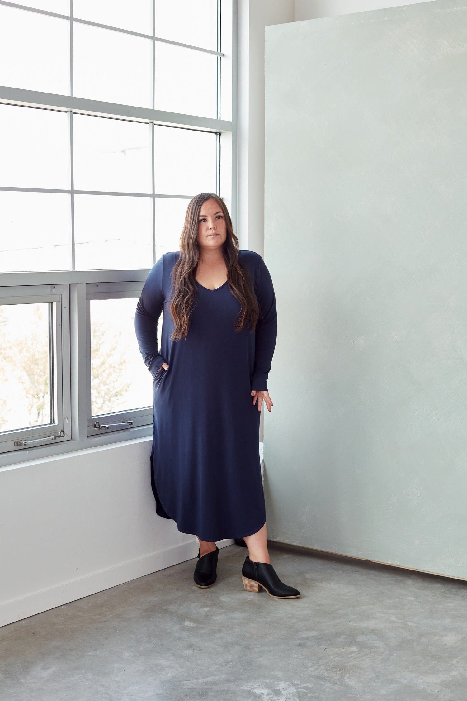 Long Sleeve V-Neck Maxi Dress in Navy