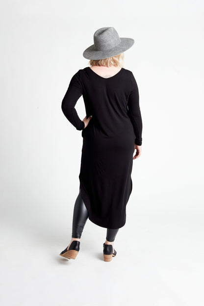 Long Sleeve V-Neck Maxi Dress in Onyx