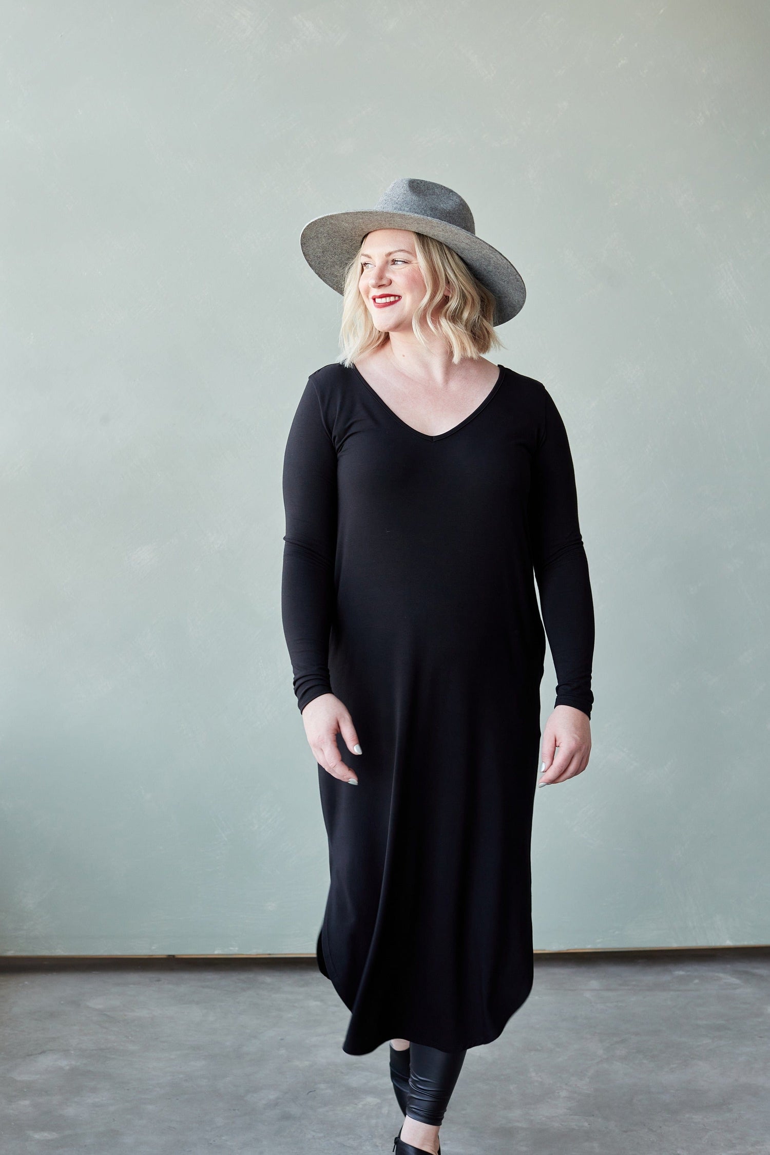 Long Sleeve V-Neck Maxi Dress in Onyx