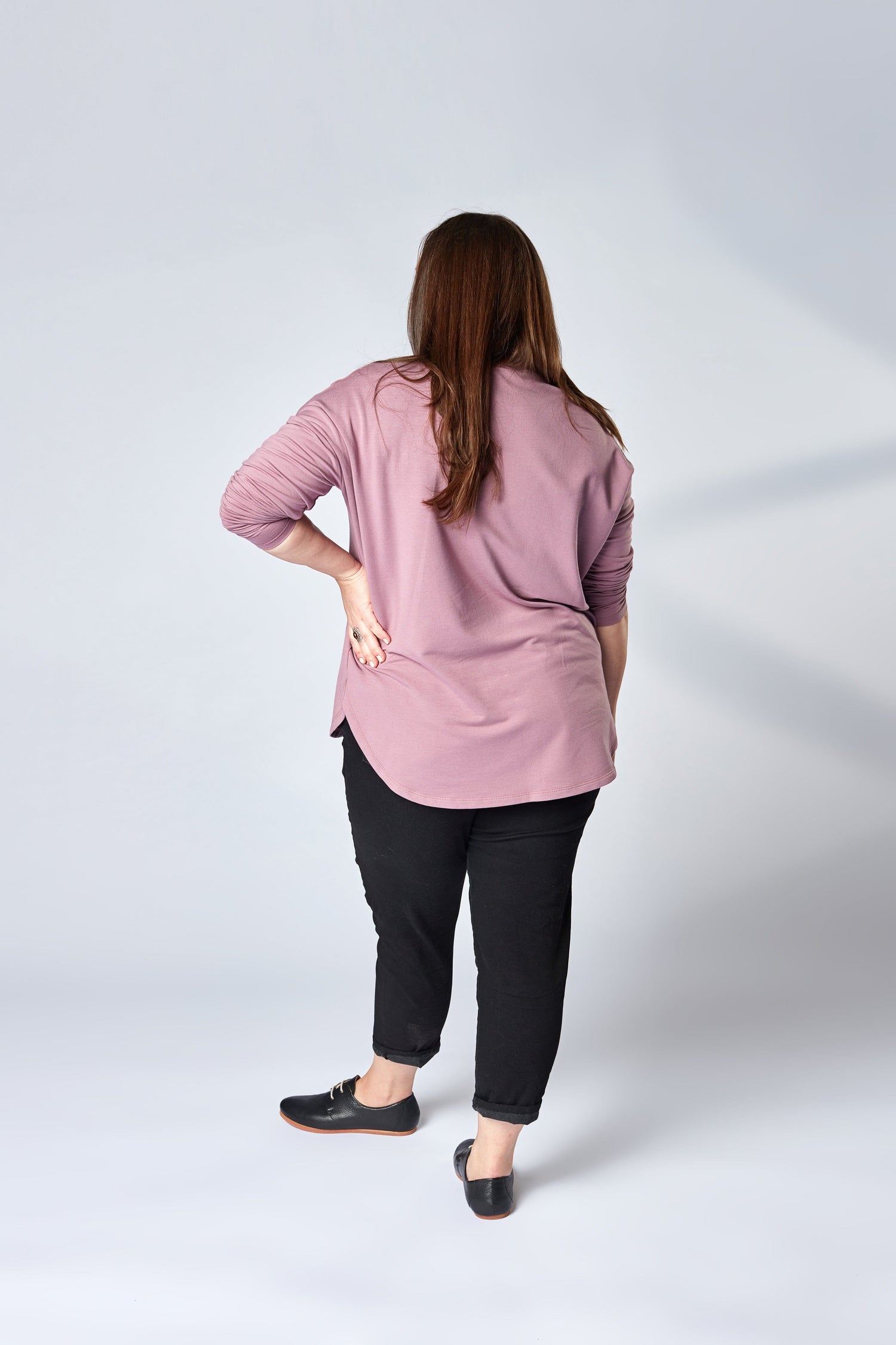 Relaxed Scoop Hem Sweater in Orchid